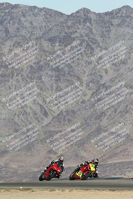 media/Nov-16-2025-Race Pace (Sun) [[8c5fa54630]]/Non Verified Riders (1st 20 Minutes)/2-Turn 10 (1010am)/